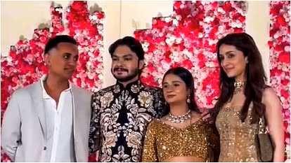 thasata-ka-shatha-ma-rahal-matha-ka-satha-shamal-haii-sharathathha_18a613347575fed8d98201f76afe2a12 श्रद्धा कपूर